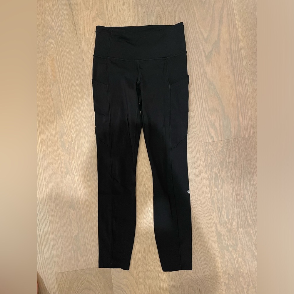Black Lululemon Fast and Free with pockets 25” leggings - size 4